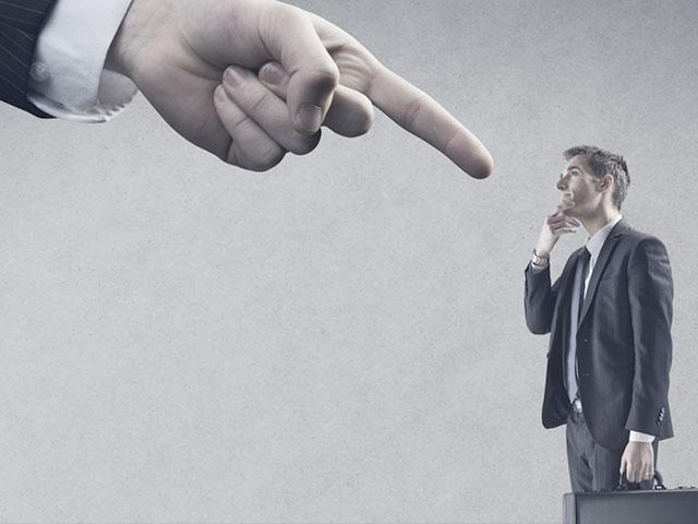 Осуждение. Осуждать других. Осуждение человека. Цитаты про осуждение. Осуждение человека.